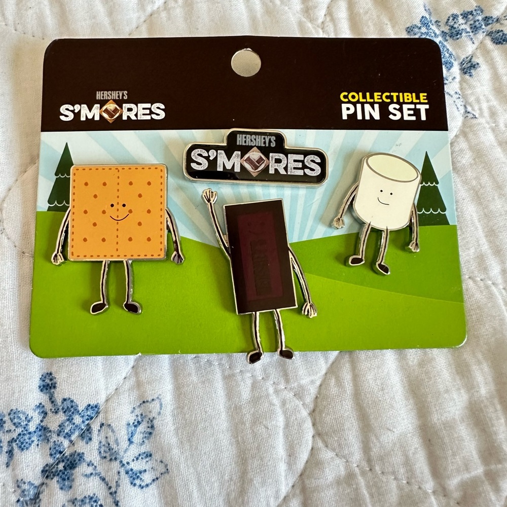 Hershey’s S’mores Collectible Pin Set